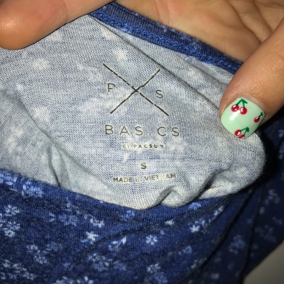 Crop top - Picture 2 of 3